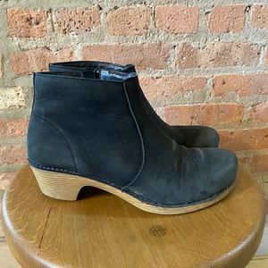 Dansko “Maria” boot size 41 in black nubuck